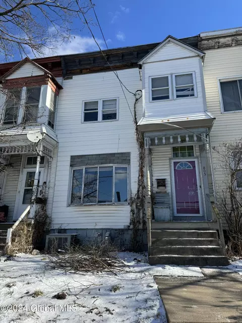 805 Congress St, Schenectady, NY 12303