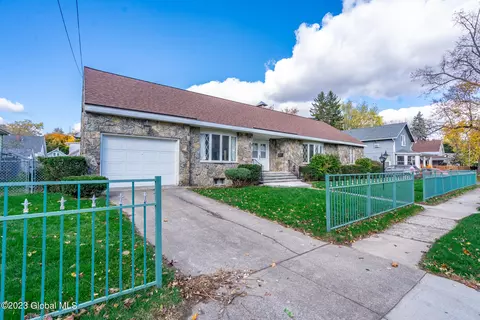 205 Swan St, Scotia, NY 12302