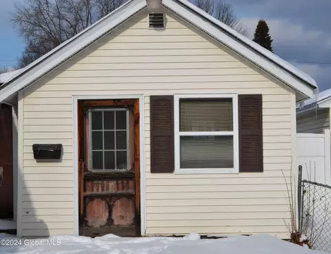 407 Walnut St, Corinth, NY 12822 photo 25
