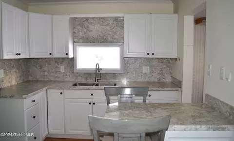 407 Walnut St, Corinth, NY 12822 photo 5