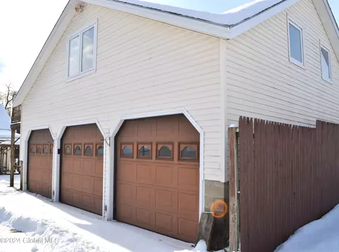 407 Walnut St, Corinth, NY 12822 photo 2