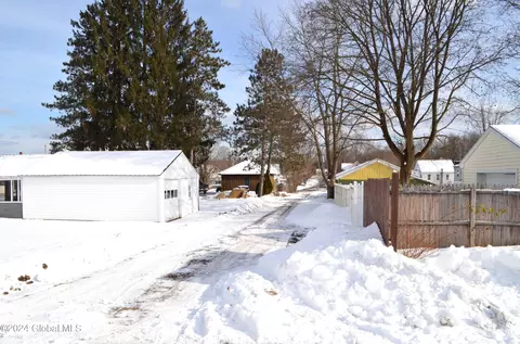 407 Walnut St, Corinth, NY 12822 photo 28