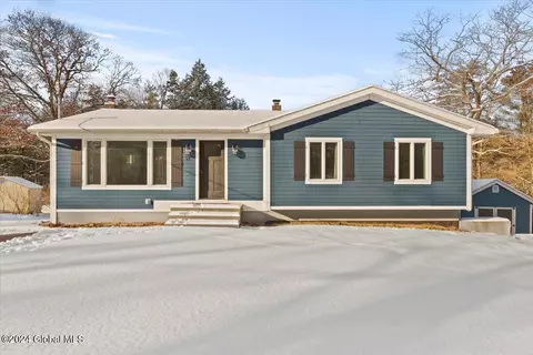 51 Westside Dr, Ballston Lake, NY 12019