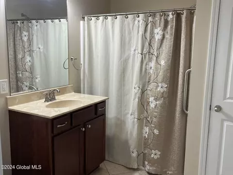 107 Paddock Cir, Schenectady, NY 12306 photo 9