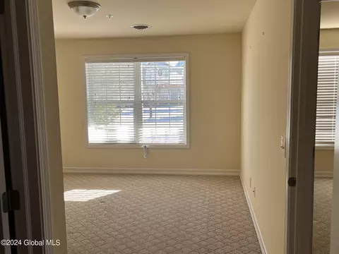 107 Paddock Cir, Schenectady, NY 12306 photo 11