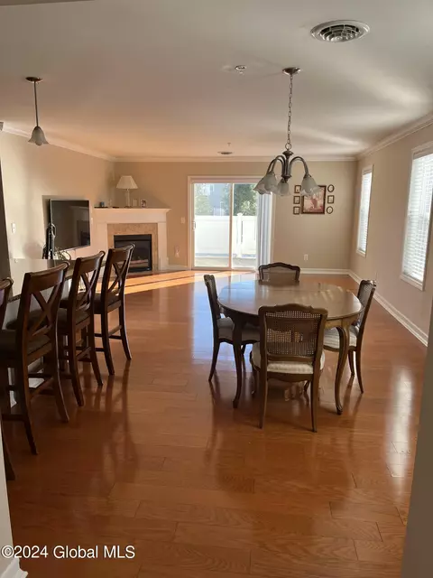 107 Paddock Cir, Schenectady, NY 12306 photo 3