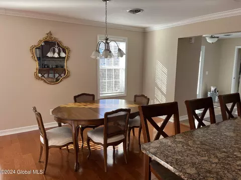 107 Paddock Cir, Schenectady, NY 12306 photo 6