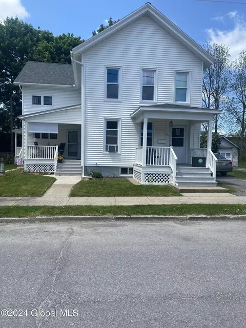 403 N Market St, Johnstown, NY 12095