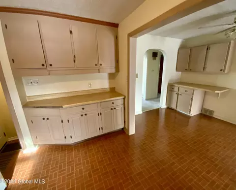 1876 Broad St, Schenectady, NY 12306 photo 8