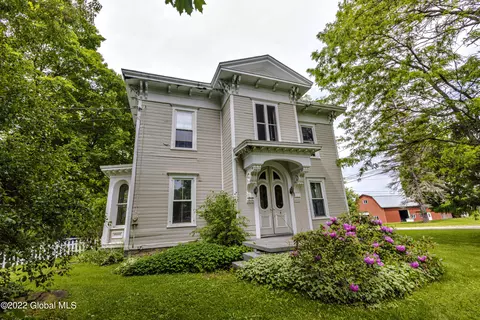 192 Quaker Ln, Delanson, NY 12053