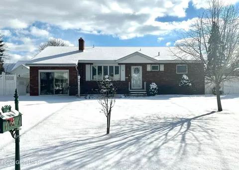 5 Kenlyn Dr, Albany, NY 12205