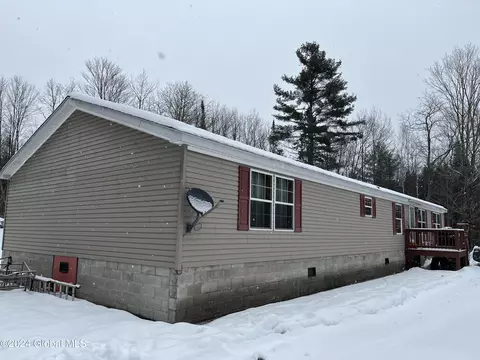 45 Davis Rd, Pottersville, NY 12860