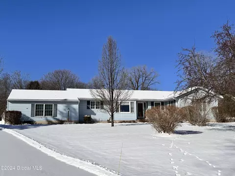 46 Brickyard Rd, Mechanicville, NY 12118