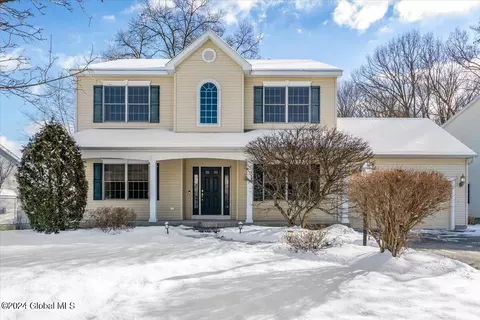 9 Brittany Oaks, Clifton Park, NY 12065