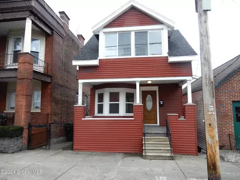 2249 15th St, Troy, NY 12180