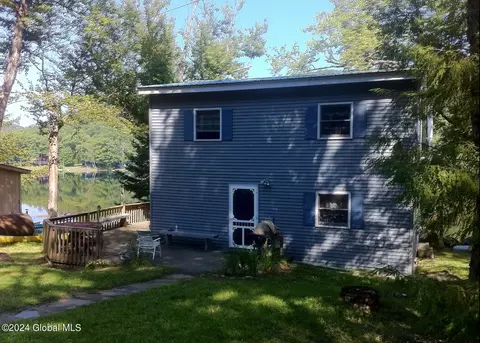 185 E Stoner Lake Rd, Caroga Lake, NY 12032