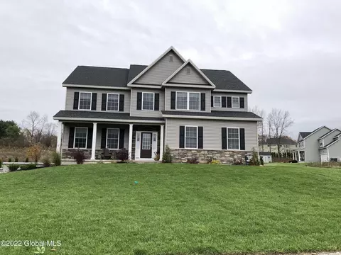 5 Aspen Dr, Ballston Lake, NY 12019