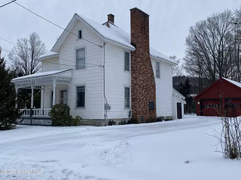 5 N Quaker St, Granville, NY 12832