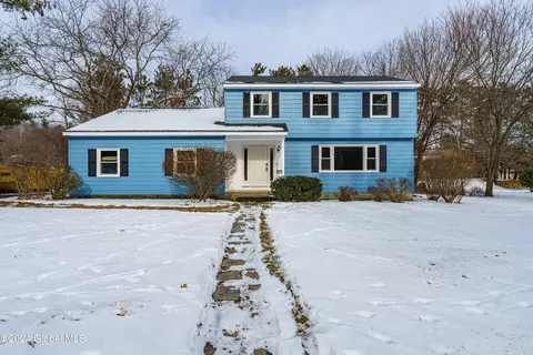 1 Arcadian Dr, Schenectady, NY 12302