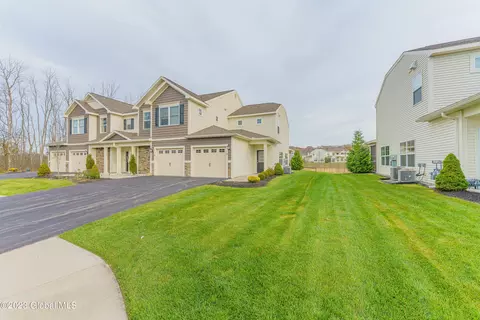 45 Whitaker Dr, Cohoes, NY 12047