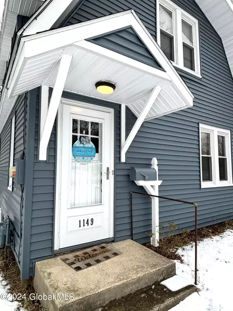 1149 Garner Ave, Schenectady, NY 12309 photo 2