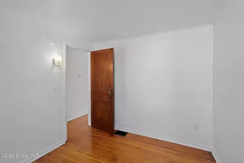 825 Curry Rd, Schenectady, NY 12306 photo 18