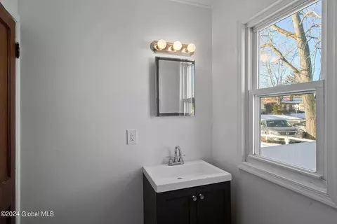 825 Curry Rd, Schenectady, NY 12306 photo 19
