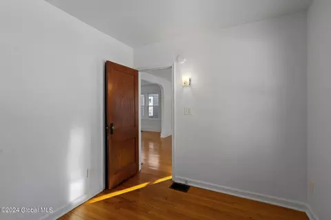 825 Curry Rd, Schenectady, NY 12306 photo 16