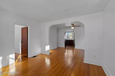 825 Curry Rd, Schenectady, NY 12306 photo 11