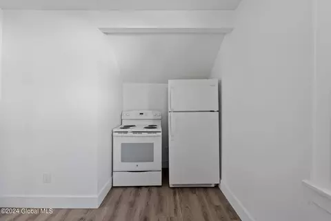 825 Curry Rd, Schenectady, NY 12306 photo 28