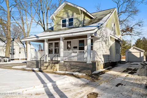 825 Curry Rd, Schenectady, NY 12306 photo 3