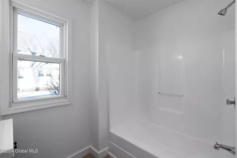 825 Curry Rd, Schenectady, NY 12306 photo 20