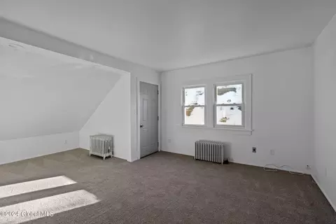 825 Curry Rd, Schenectady, NY 12306 photo 23