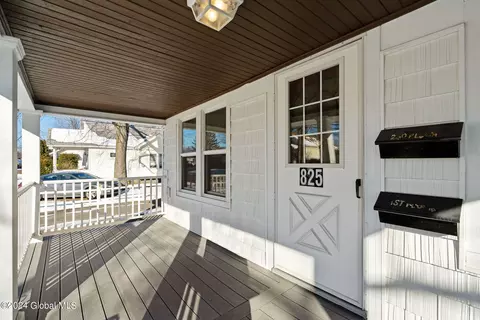 825 Curry Rd, Schenectady, NY 12306 photo 7