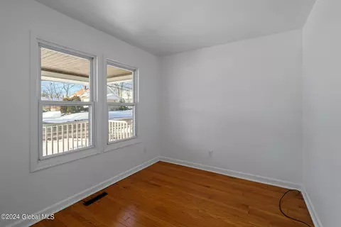 825 Curry Rd, Schenectady, NY 12306 photo 15