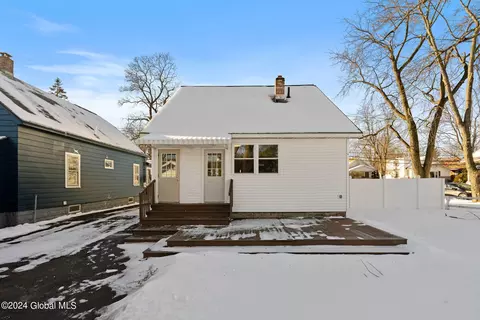 825 Curry Rd, Schenectady, NY 12306 photo 6