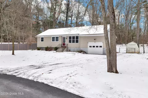 6409 Peters Ln, Valatie, NY 12184