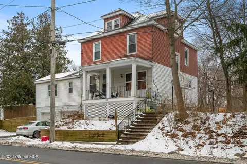 1014 Gerling St, Schenectady, NY 12308