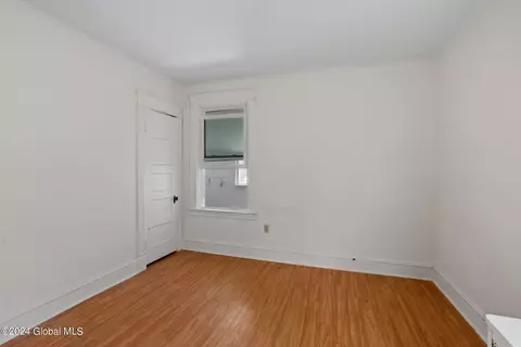 1014 Gerling St, Schenectady, NY 12308 photo 4
