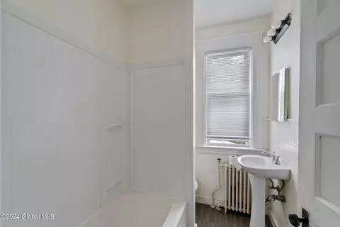 1014 Gerling St, Schenectady, NY 12308 photo 9