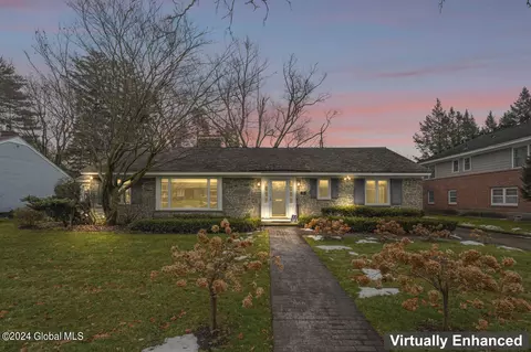 35 Holmes Dl, Albany, NY 12203