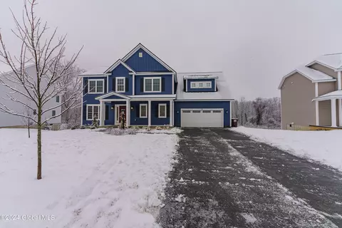16 Denhelder Dr, Ballston Lake, NY 12019