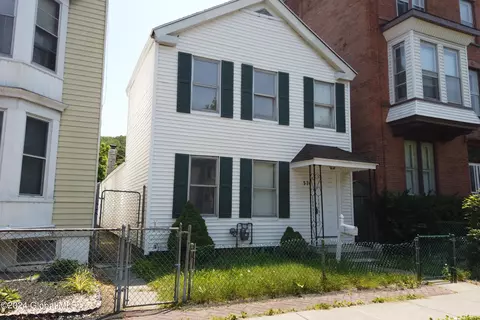374 3rd St, Troy, NY 12180