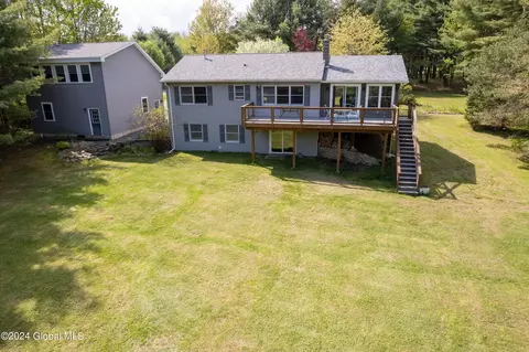8 Deer Meadow Ln, Northville, NY 12134