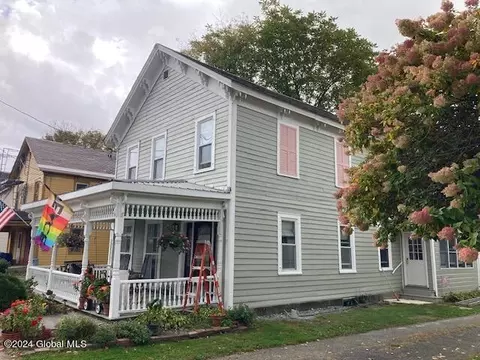 6 Nichol St, Salem, NY 12865