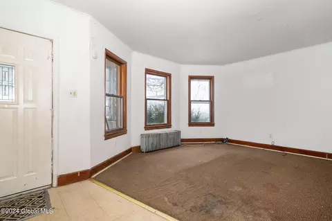 617 Bluff Ave, Schenectady, NY 12303 photo 4