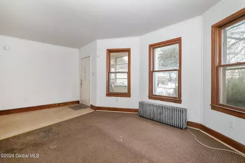 617 Bluff Ave, Schenectady, NY 12303 photo 5