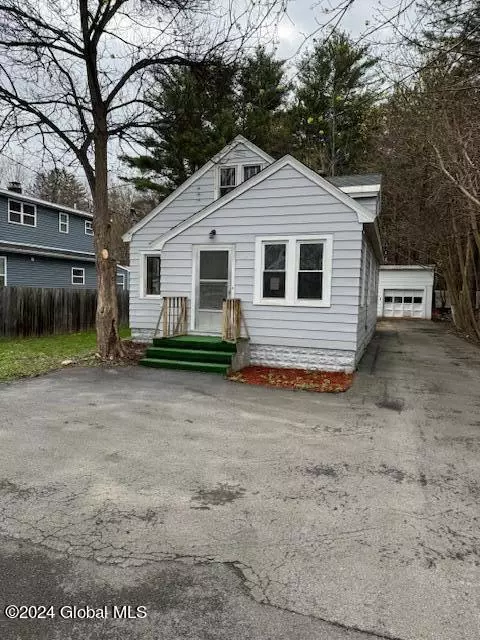 2971 Hamburg St, Schenectady, NY 12303