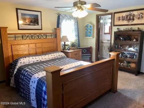 66 Manor Dr, Glenmont, NY 12077 photo 31