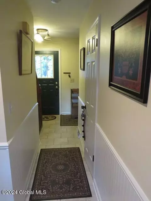 66 Manor Dr, Glenmont, NY 12077 photo 20